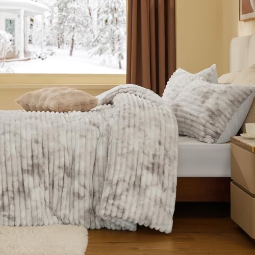 Fleece Queen Comforter Set