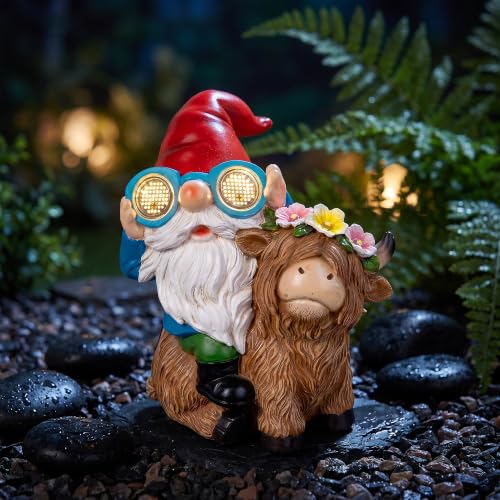 Solar Garden Gnome Statue Sitting Highland Cow Figurine Flower Wreath