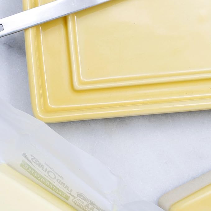 ZERO JAPAN Compact Butter Dish with Stainless Steel Knife, Trim-to-Fit Design for Countertop Use, Ceramic Butter Keeper Made in Japan, Fits Softened Butter Portions, Rich Glaze Finish, Banana