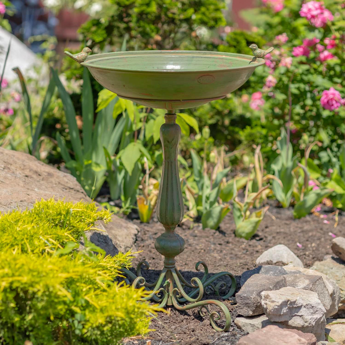 Zaer Ltd. Pedestal Style Birdbath (Green)