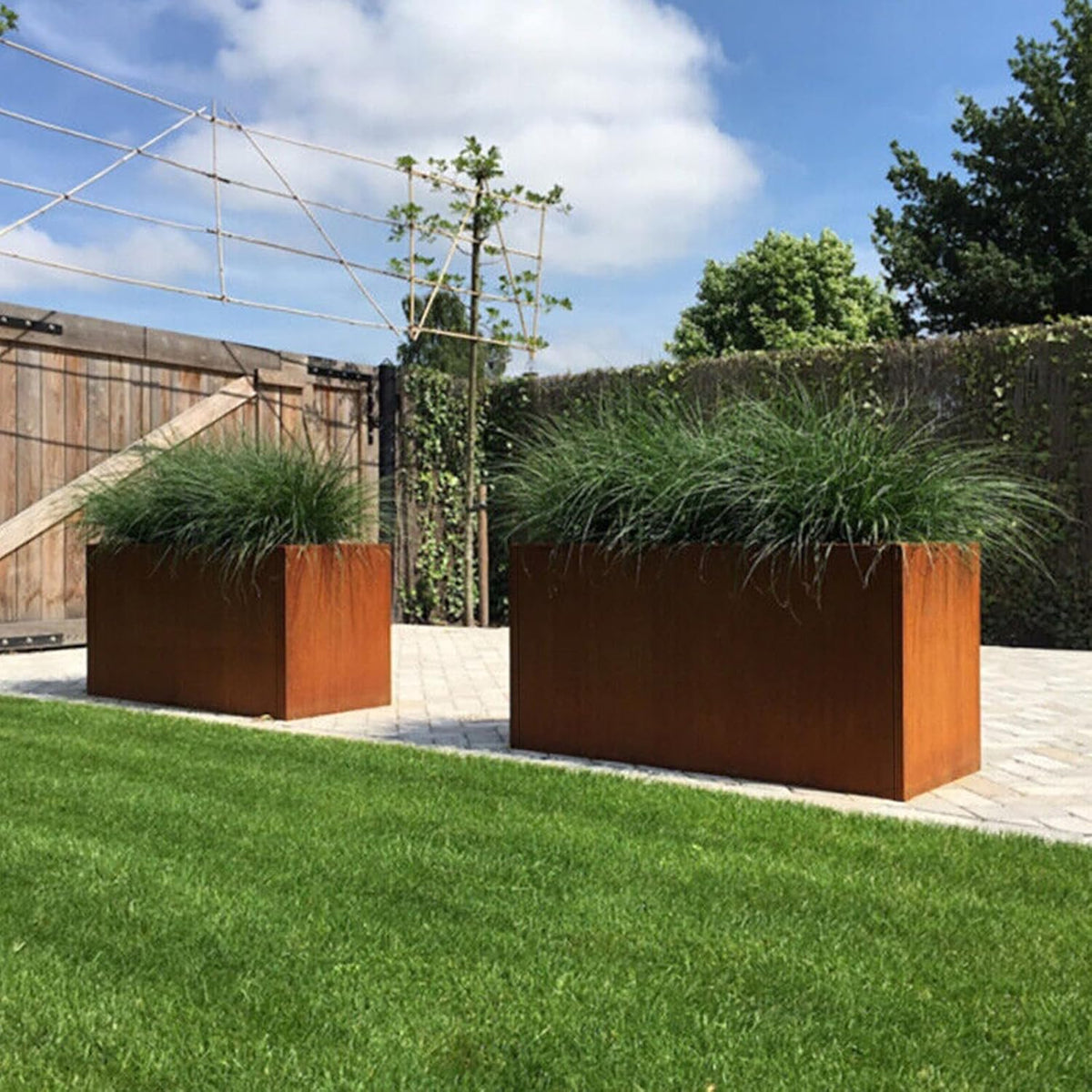 Corten Steel Corner Metal Planter Box Garden Steel Planter Pot for Patio Modern Farmhouse Rustic Design (L36 x W12 x D16, Rusted)