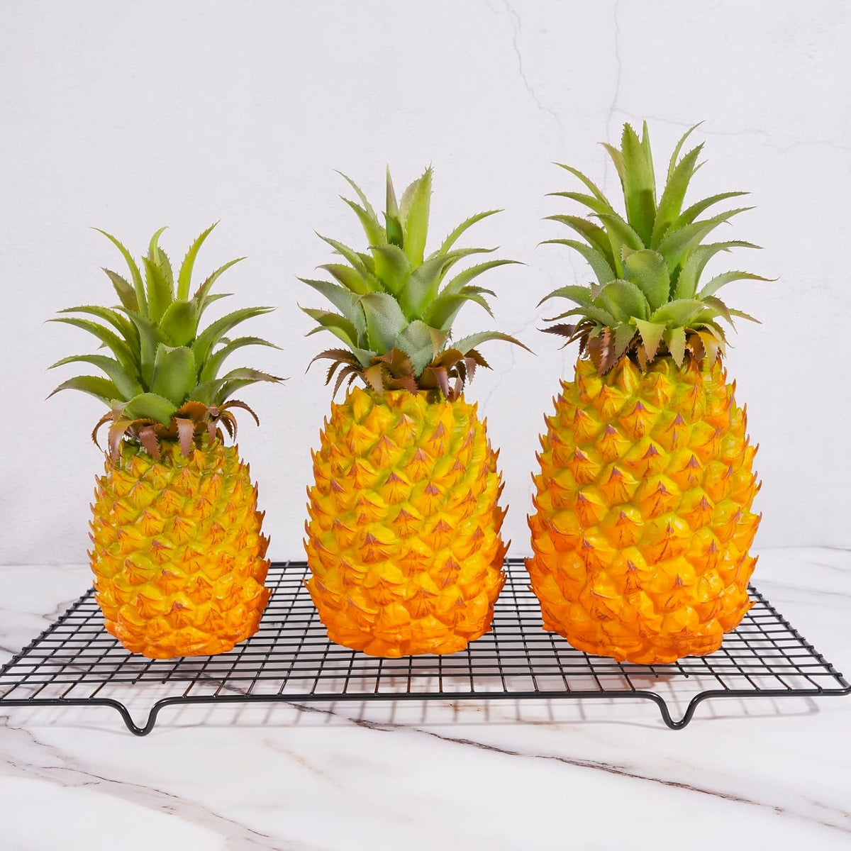 QIRMIZI Artificial Pineapple -Simulated Fruit Decoration, Lifelike Fake Fruit Model, Perfect for Home Decor, Kitchen, Party & Photography Prop – Realistic & Eco-Friendly,Yellow Meduim
