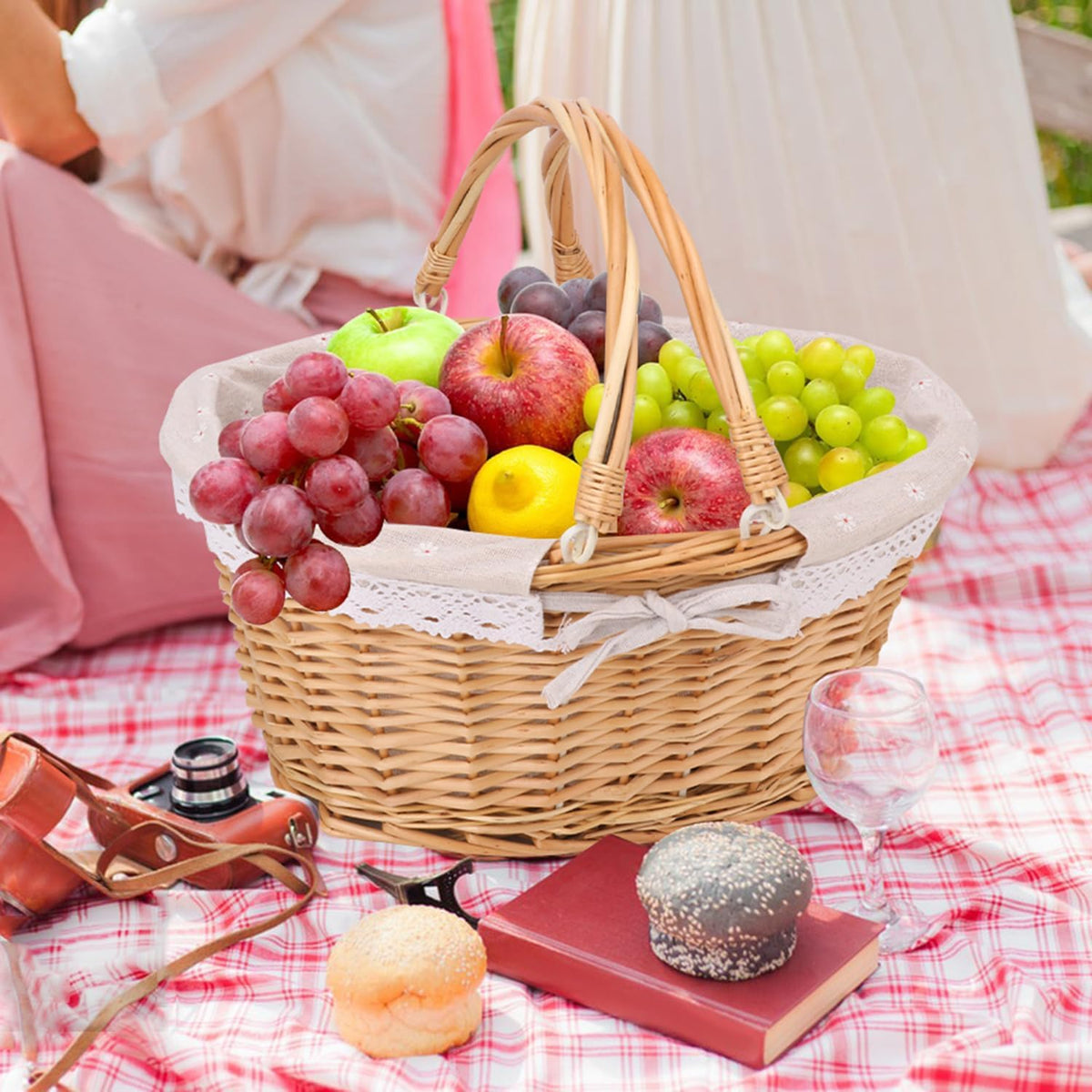Natural Wicker Basket with Linen Lining, Woven Picnic Basket with Handle, Large Picnic Basket, Stylish Hand-Woven Favors Storage Basket for Picnic, Camping, Outdoor Party
