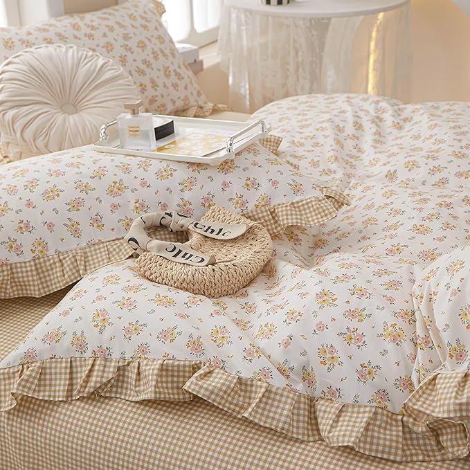 Ruffle Floral Comforter Set Full Size 3 Pieces Chic Coquette Bedding Aesthetic Flower Comforter with 2 Lace Pillowcases Romantic Ruffled Comforter Floral Cottagecore Bedding Fluffy Bed Set Full