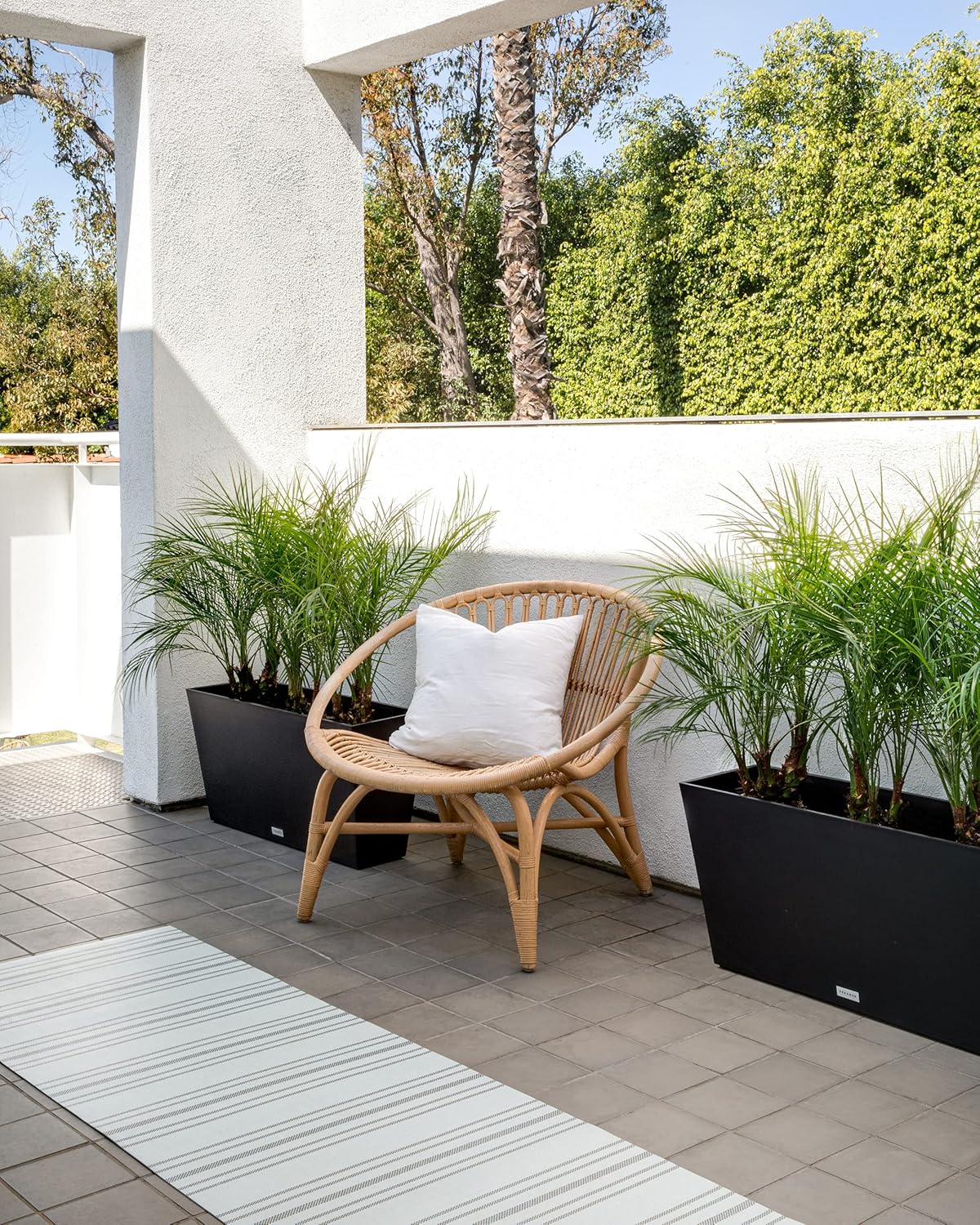Veradek Pure Series Midori Trough Planter - Large Rectangular Planter for Indoor or Outdoor Deck/Porch | Durable All-Weather Use with Drainage Holes | Modern Decor for Shrubs, Flowers, Small Plants